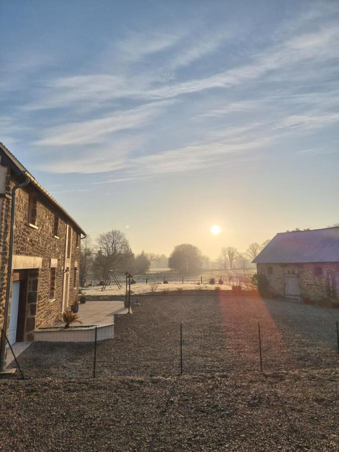 Mon Pré Vert Saint-Ellier-du-Maine Extérieur photo